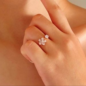 Super-cute and Dainty Flower Rhinestone Cuff Ring